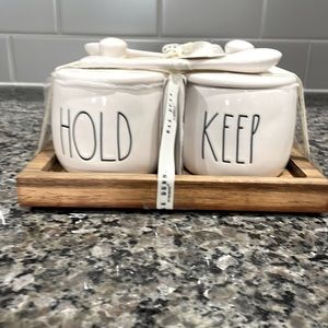 Rae Dunn Hold & Keep dish set w/ spoons